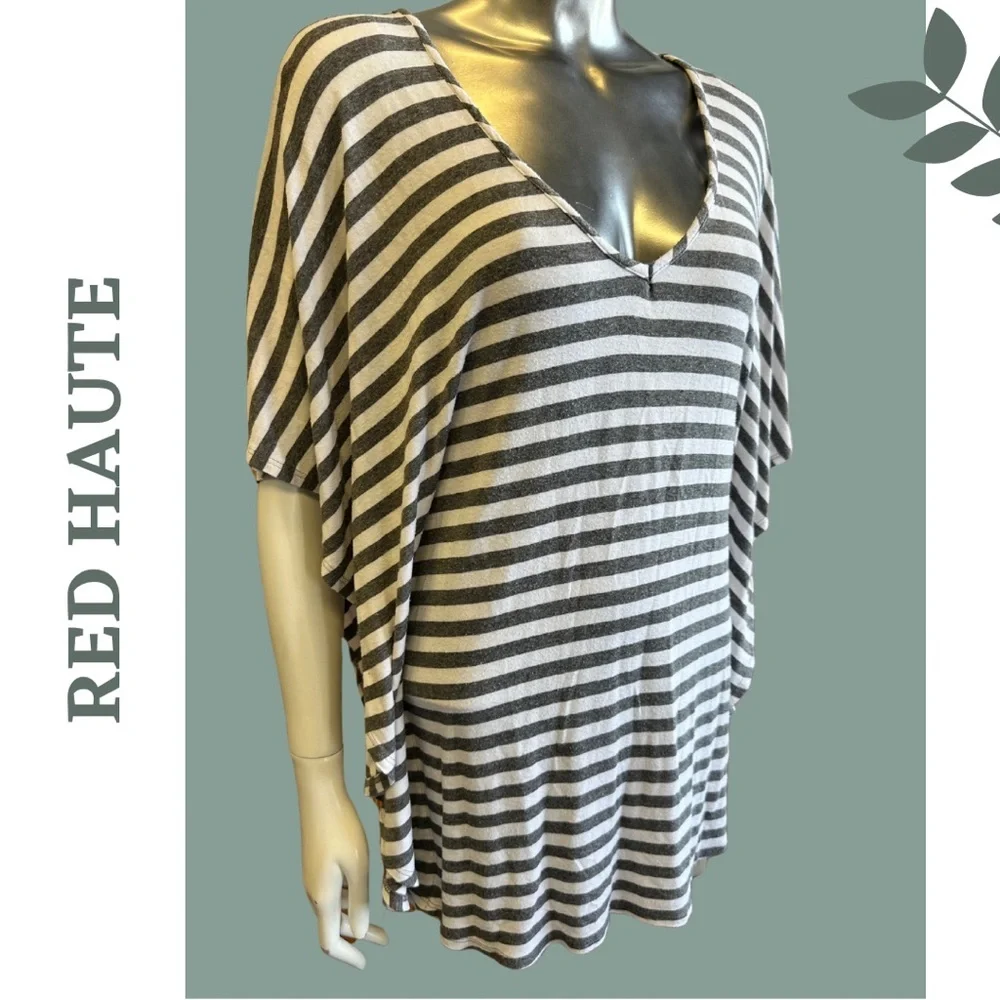 Red Haute Stripe Grey White Knit Top Batwing Sleeves V Neck Size Medium - Picture 3 of 6